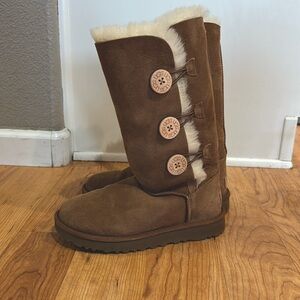 VEUC UGG boots